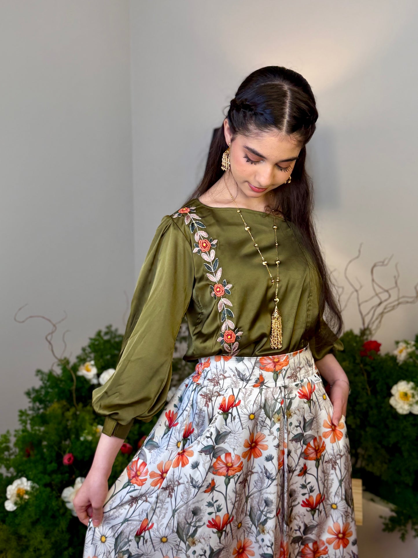 قميص وتنوره حرير تطريز 101