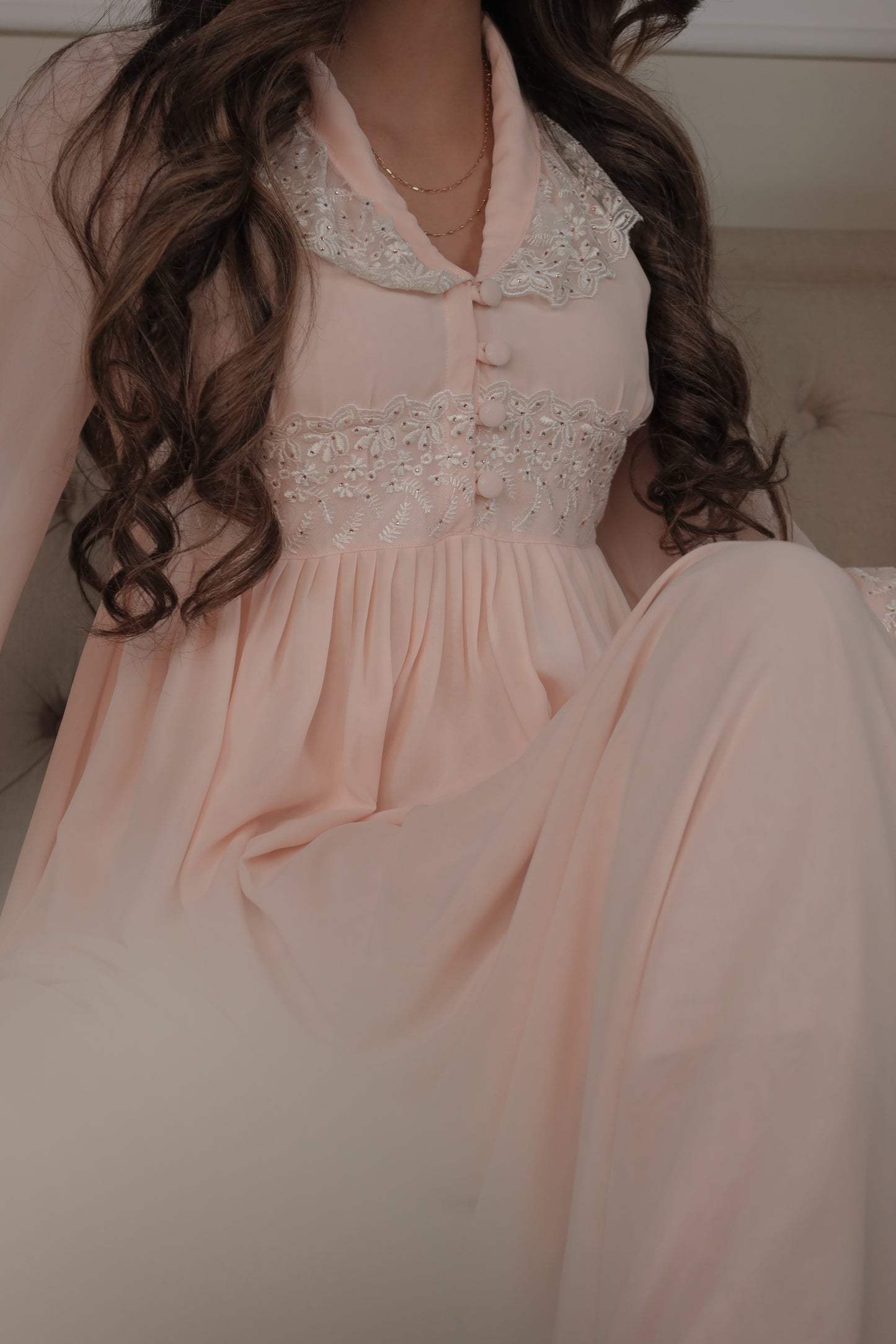 شيفون مع دانتيل وريمبو