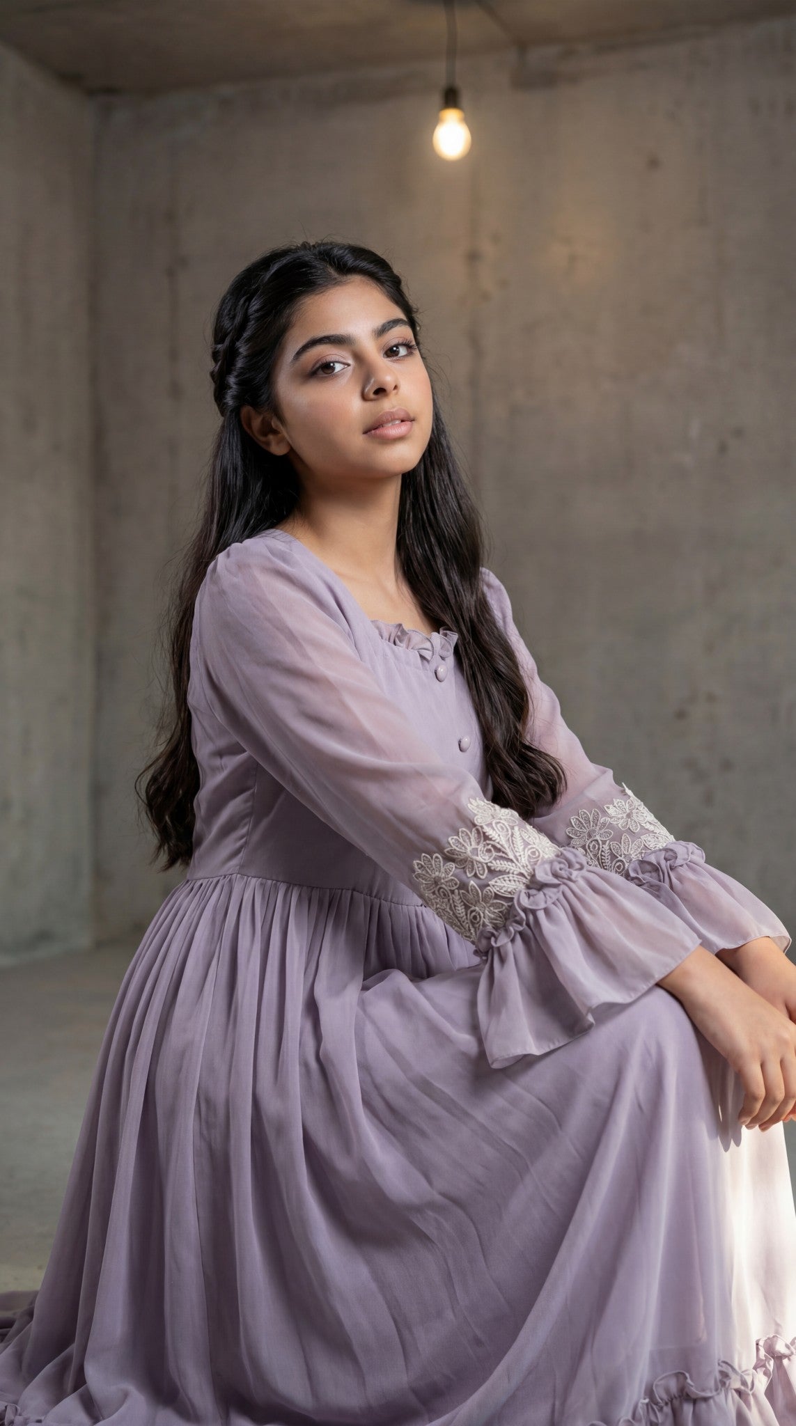 فستان من الشيفون مع دانتيل