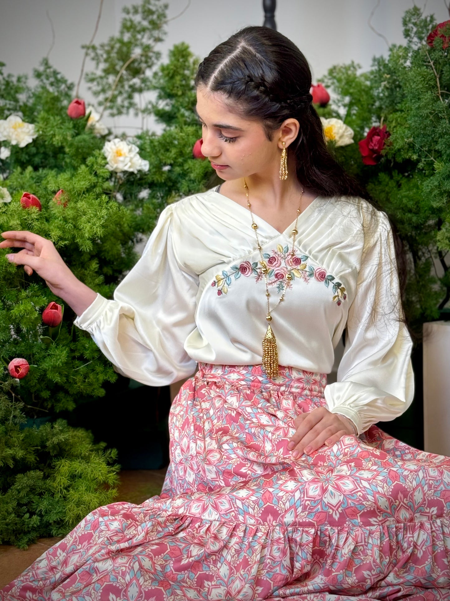 قميص وتنوره حرير تطريز105