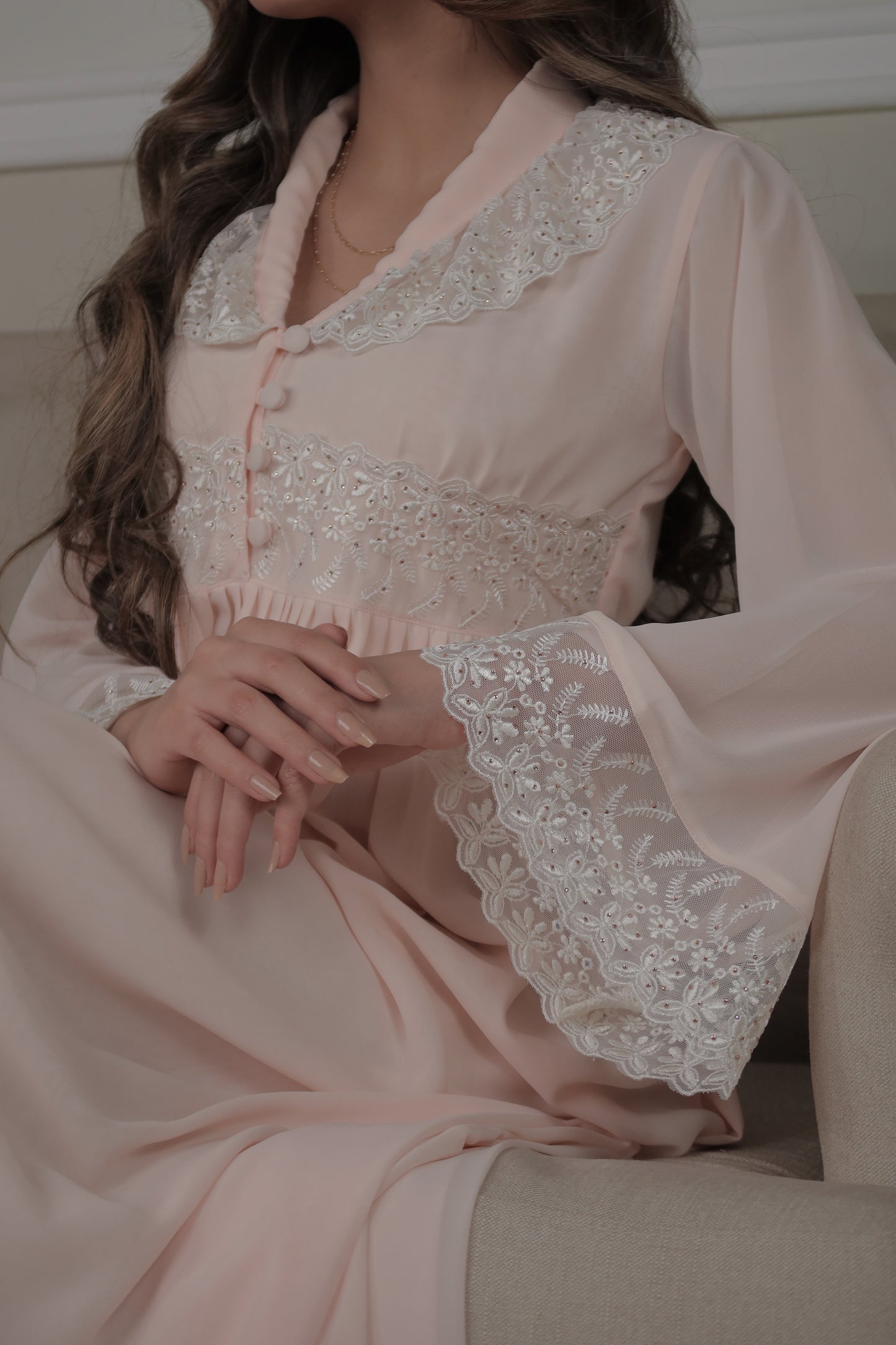 شيفون مع دانتيل وريمبو