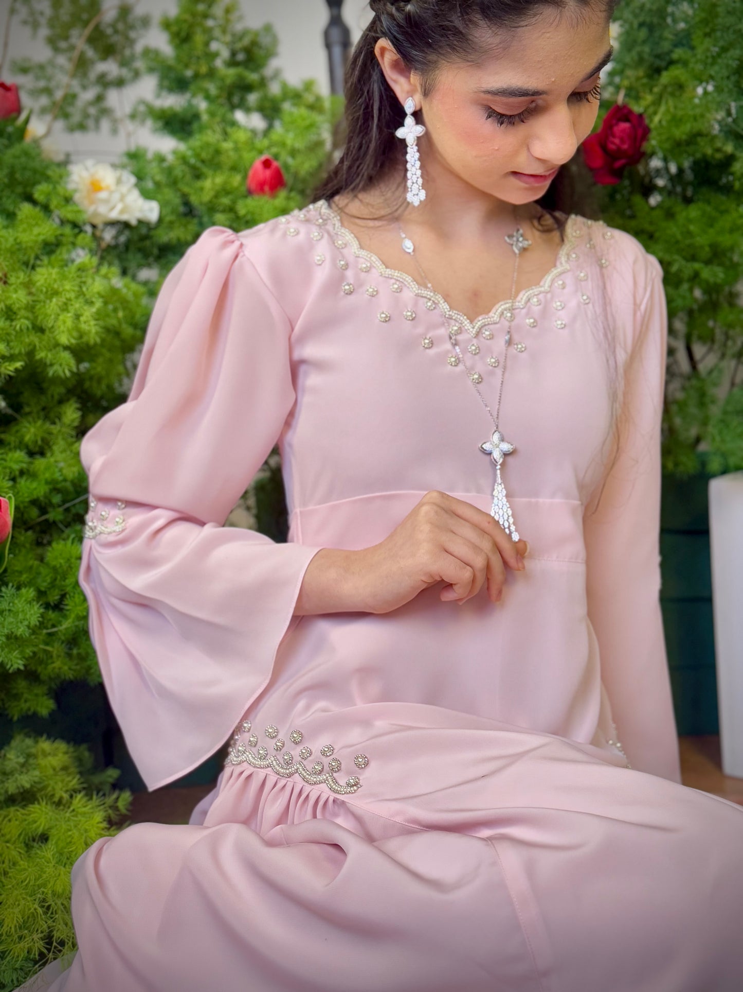 فستان من الحرير الالماس  مع شك