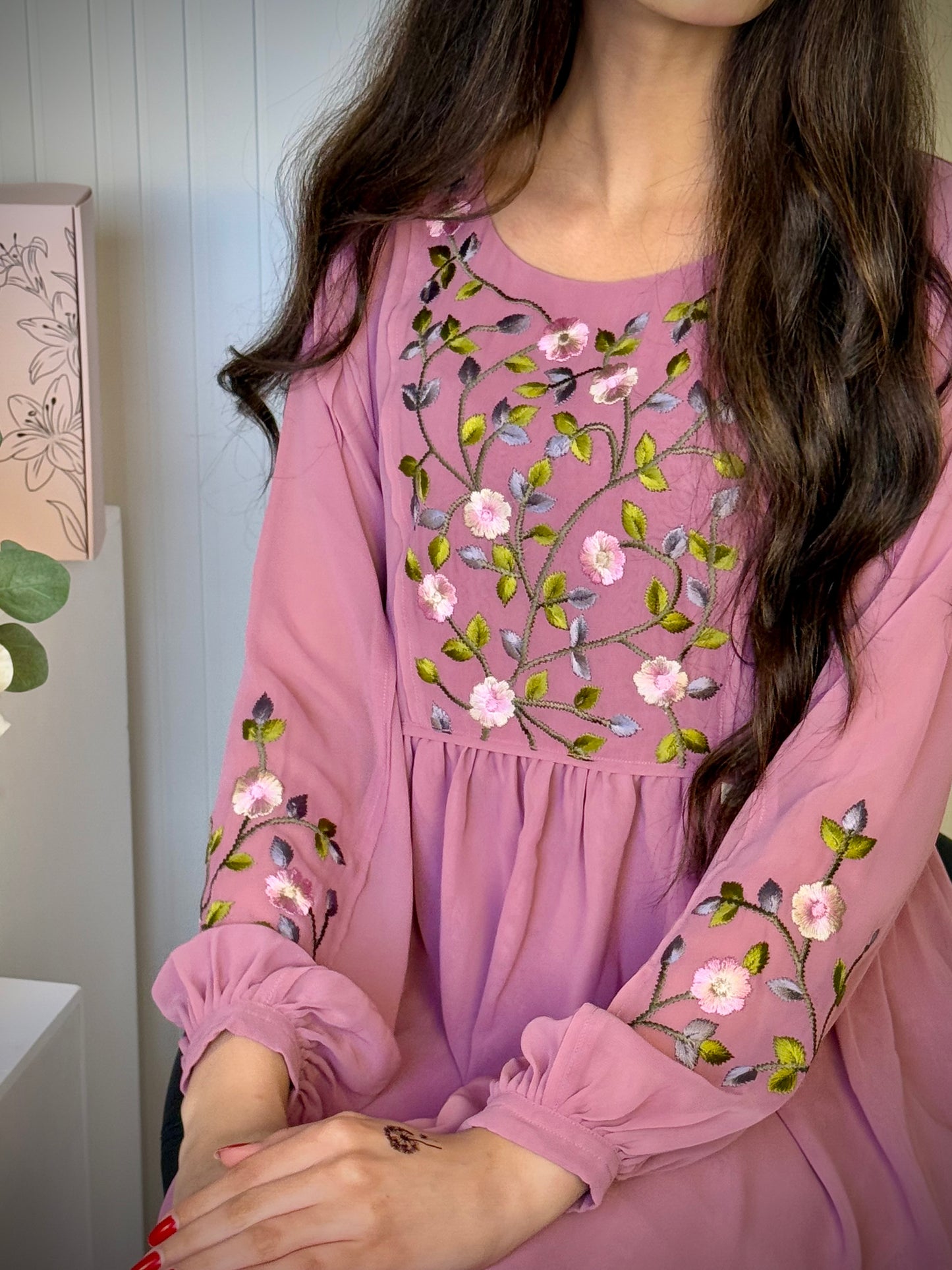 شيفون مع تطريز