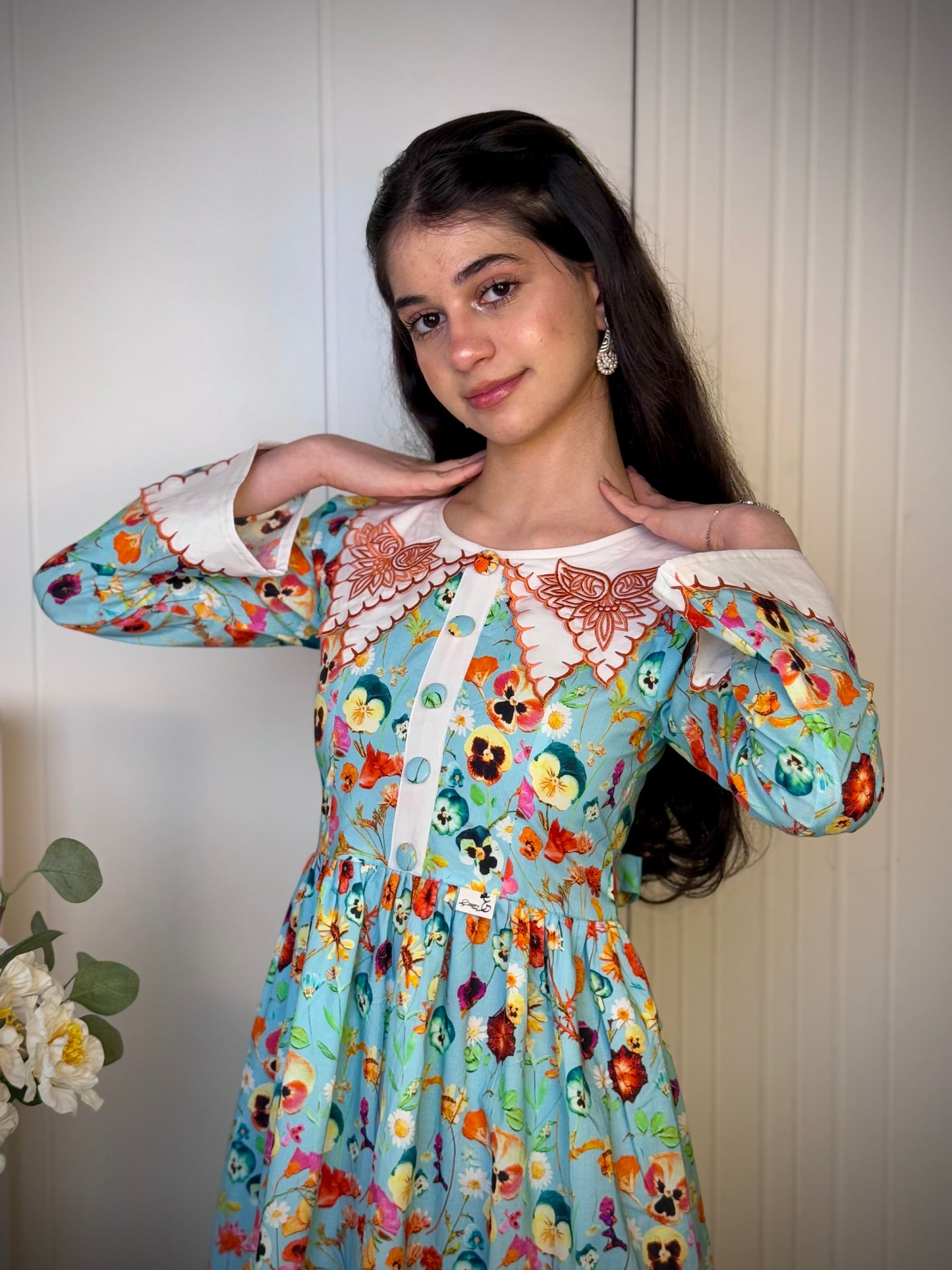 فستان قطن مع تطريز