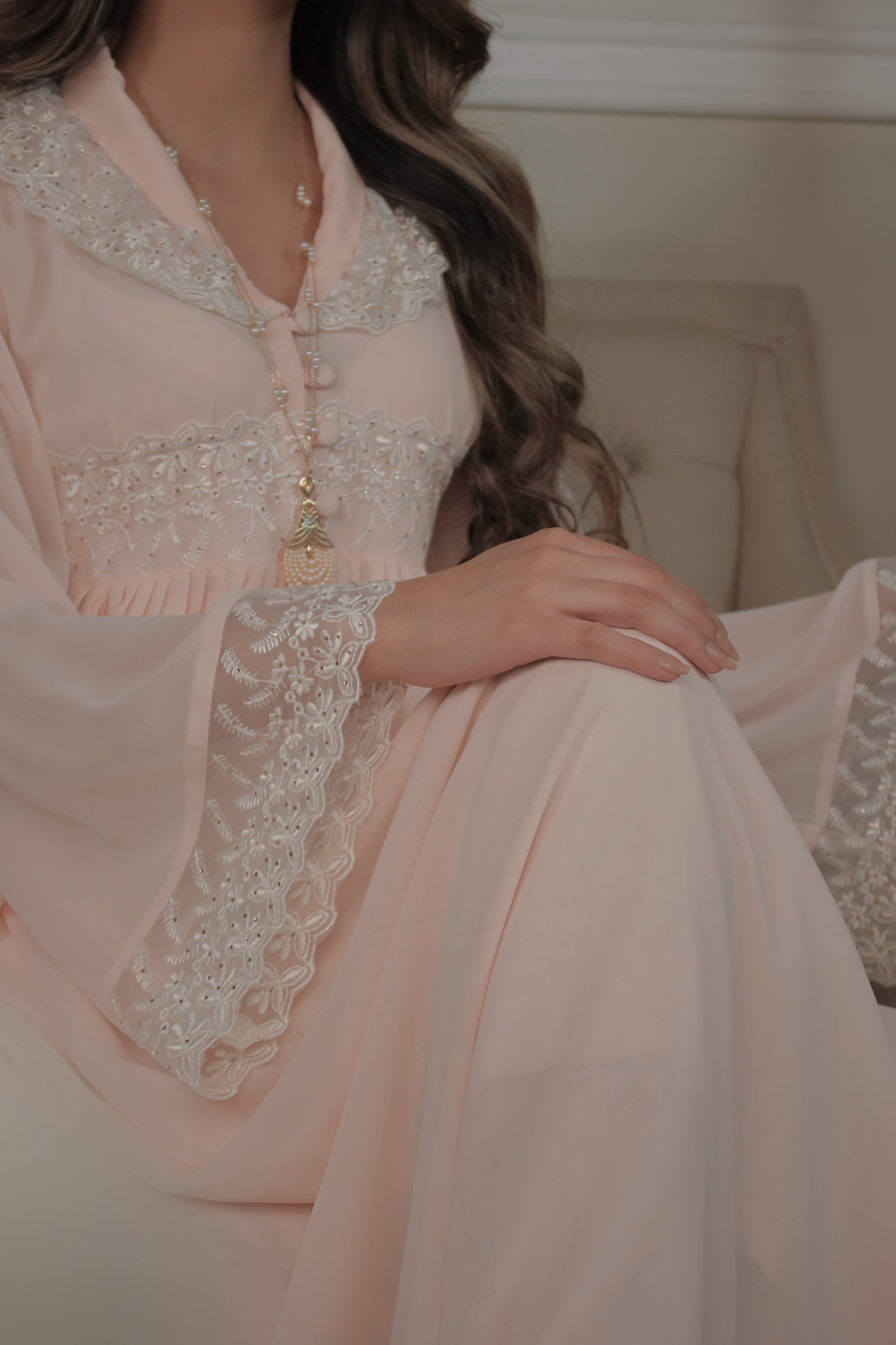 شيفون مع دانتيل وريمبو