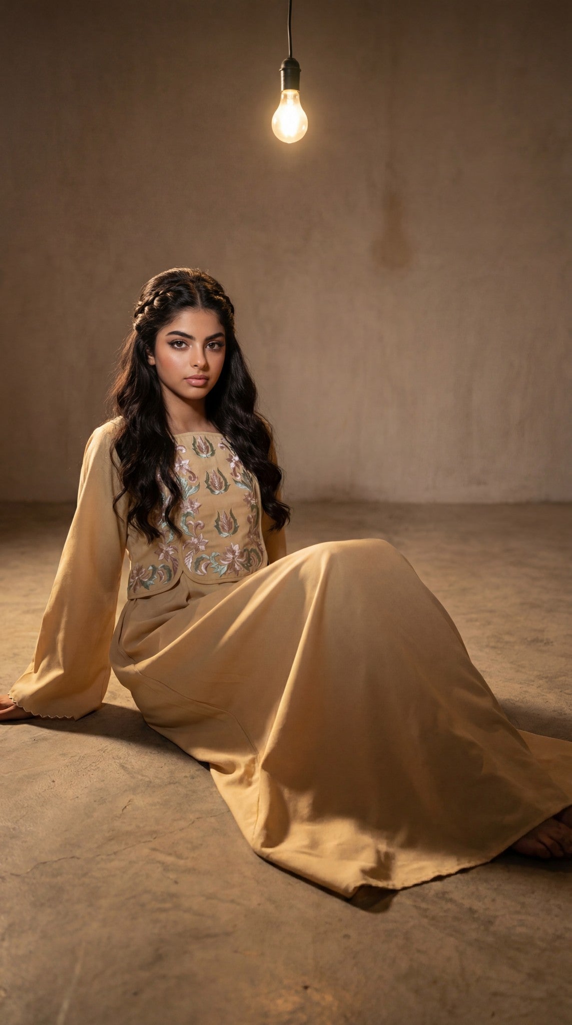 فستان من الكرب مع تطريز