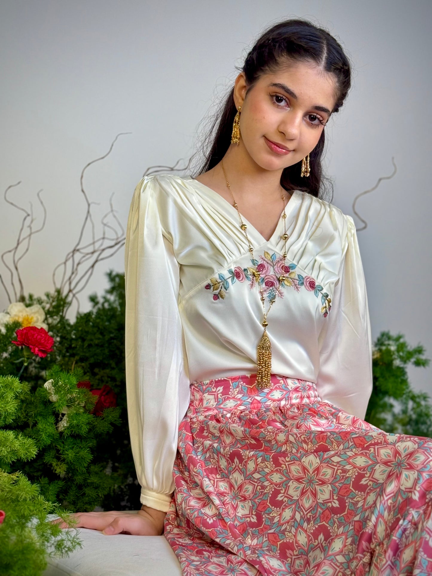 قميص وتنوره حرير تطريز105