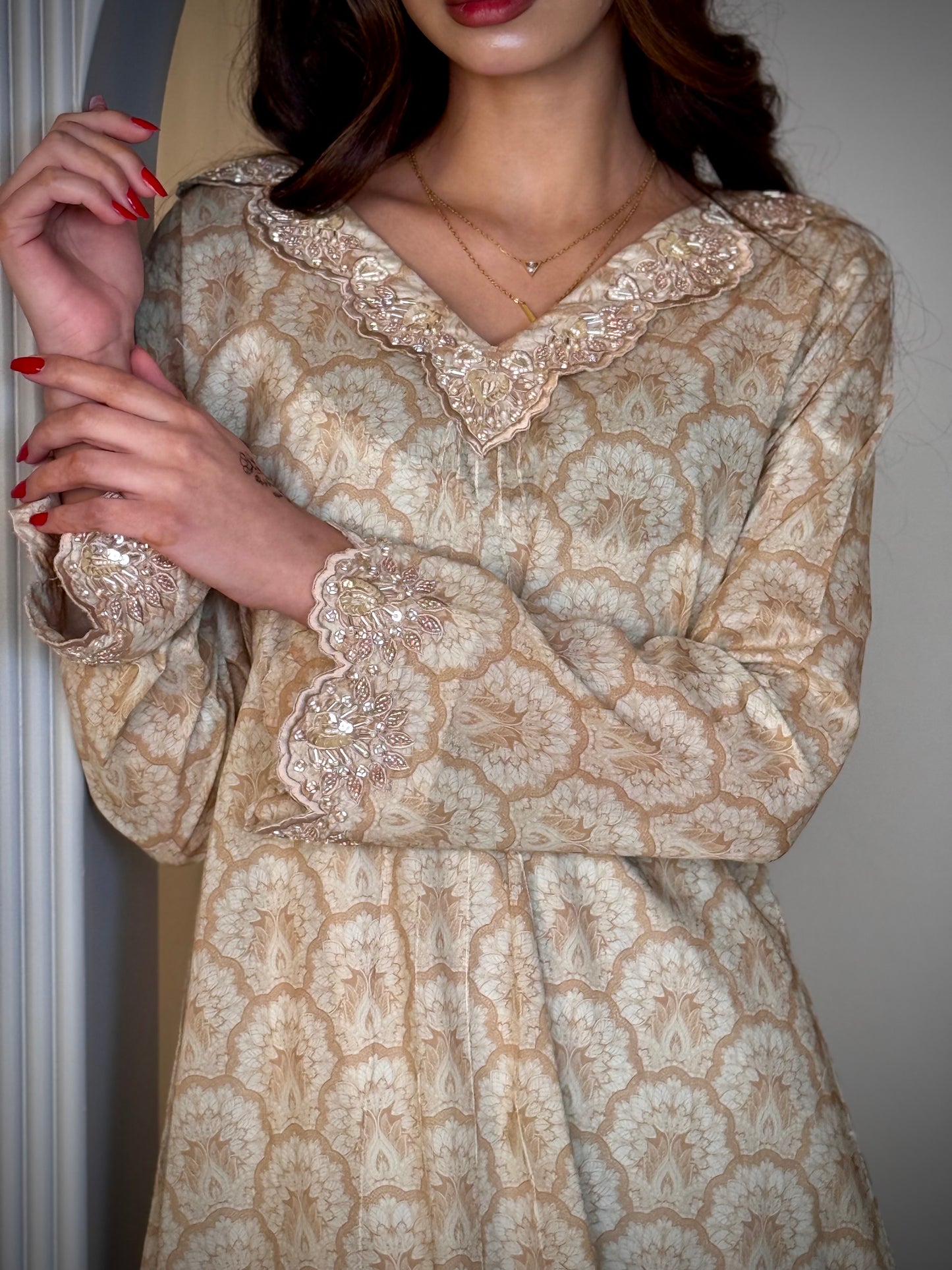 جلابية قطن  تطريز مع شغل شك