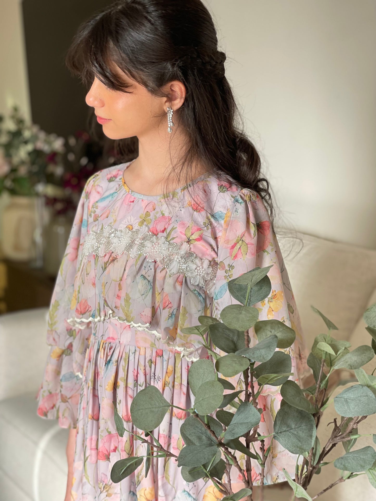 شيفون مع تطريز ودانتيل شك