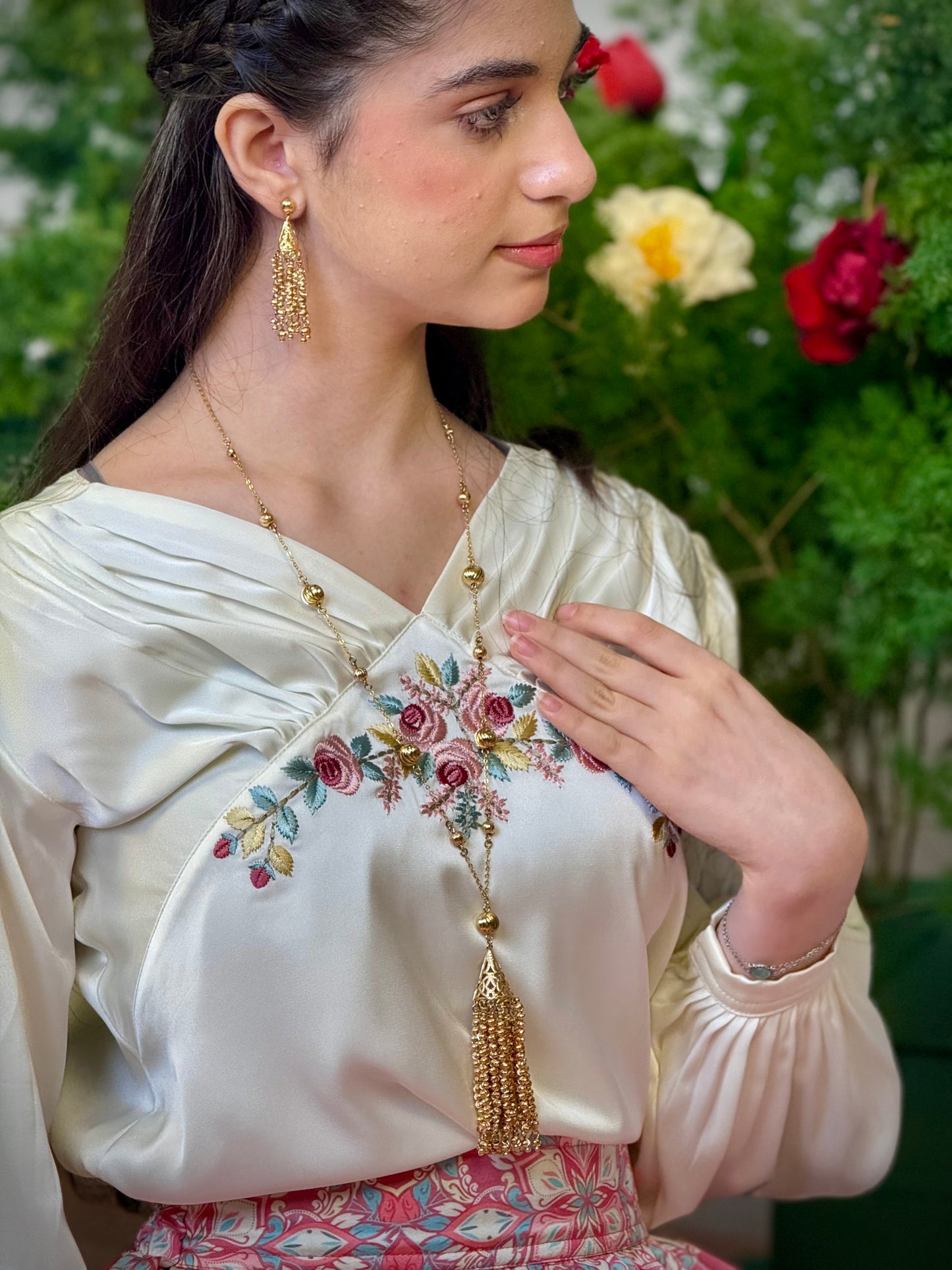 قميص وتنوره حرير تطريز105