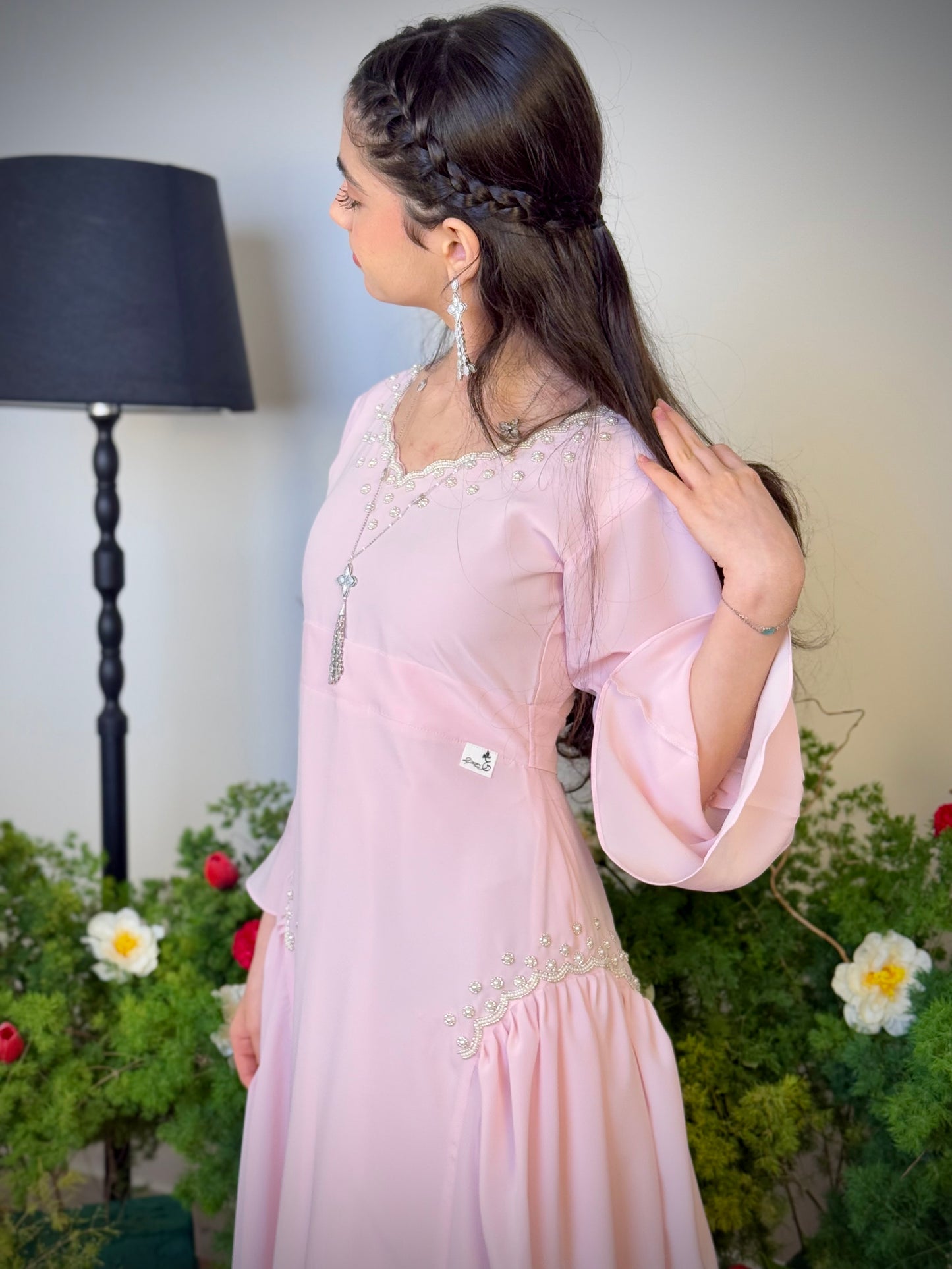 فستان من الحرير الالماس  مع شك