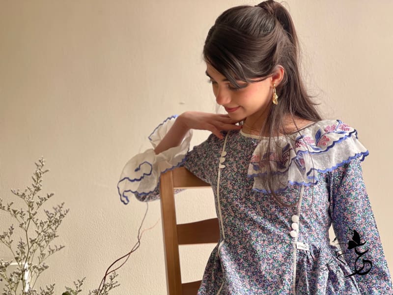 فستان من القطن مع تطريز