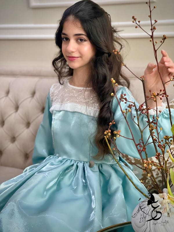 فستان ساتان لمعه مع شك الطول حسب رغبة الزبونه