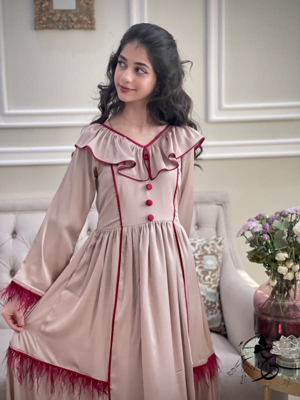 حرير ارماني مع ريش