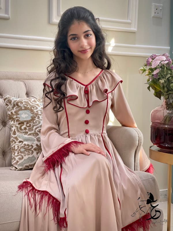 حرير ارماني مع ريش