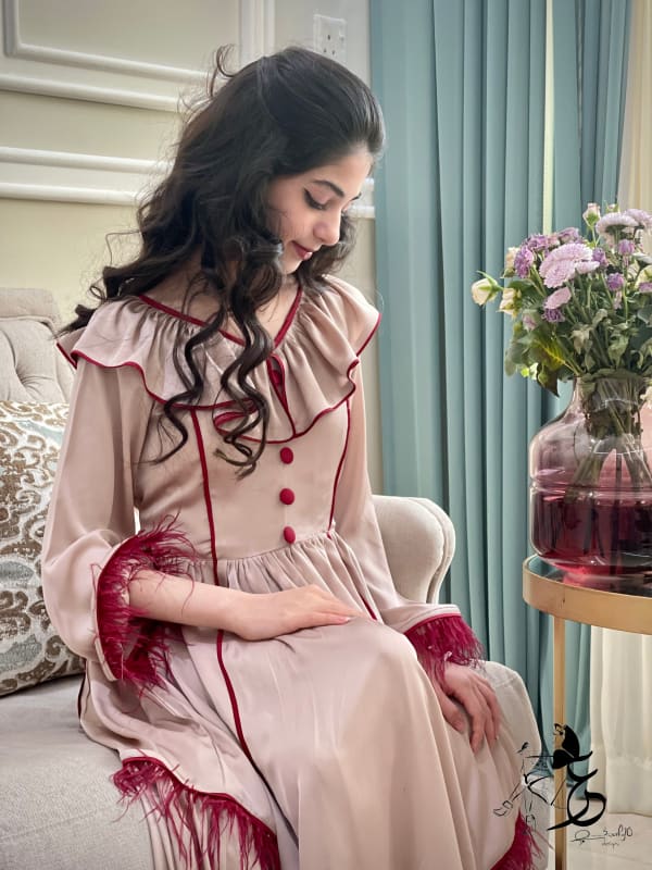 حرير ارماني مع ريش