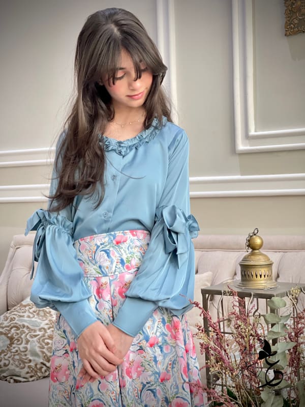 قميص وتنورة من الحرير