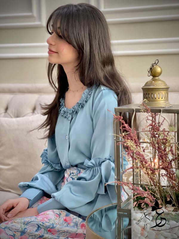 قميص وتنورة من الحرير