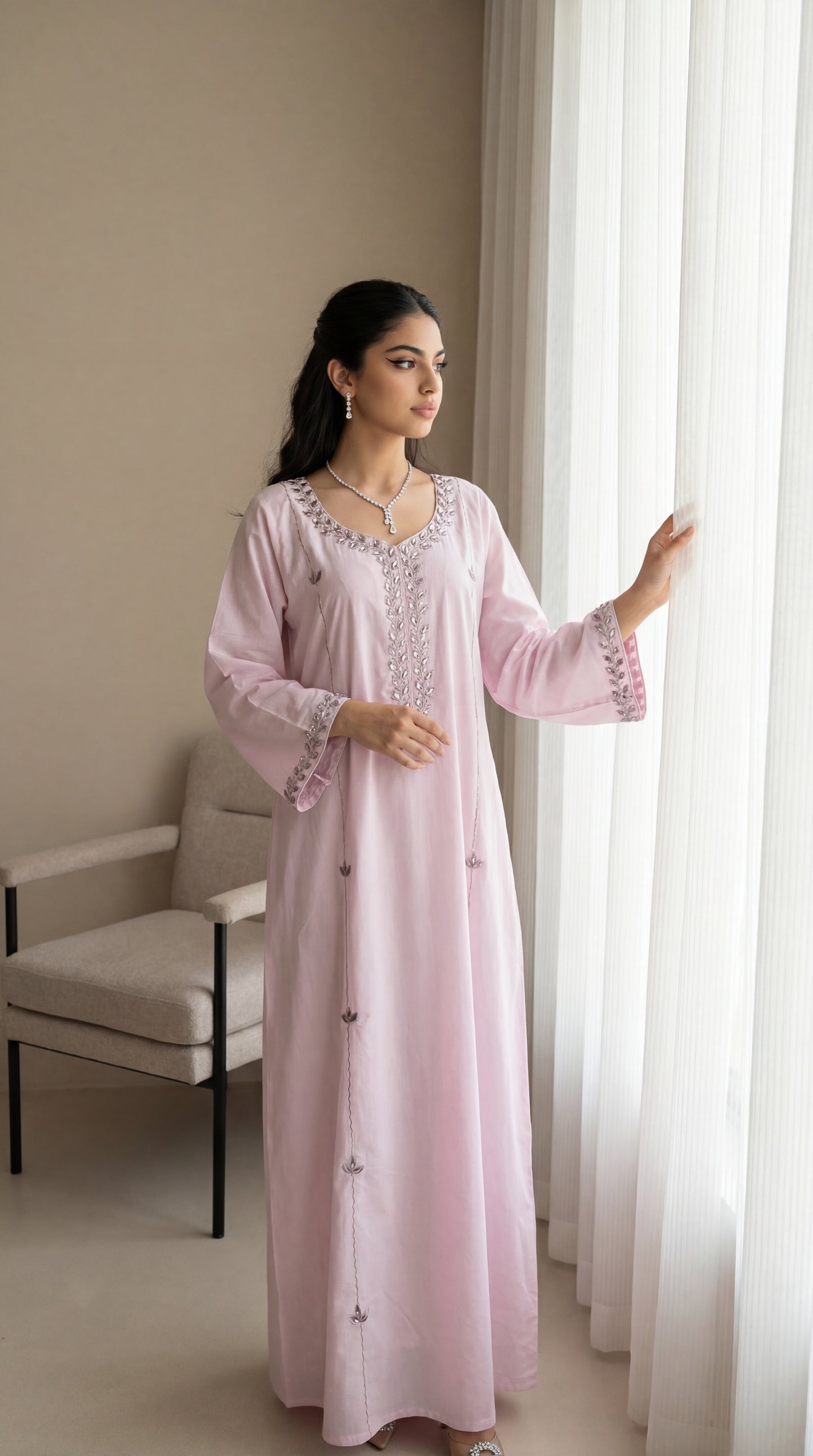 جلابيه قطن ساده مع تطريز وفصوص