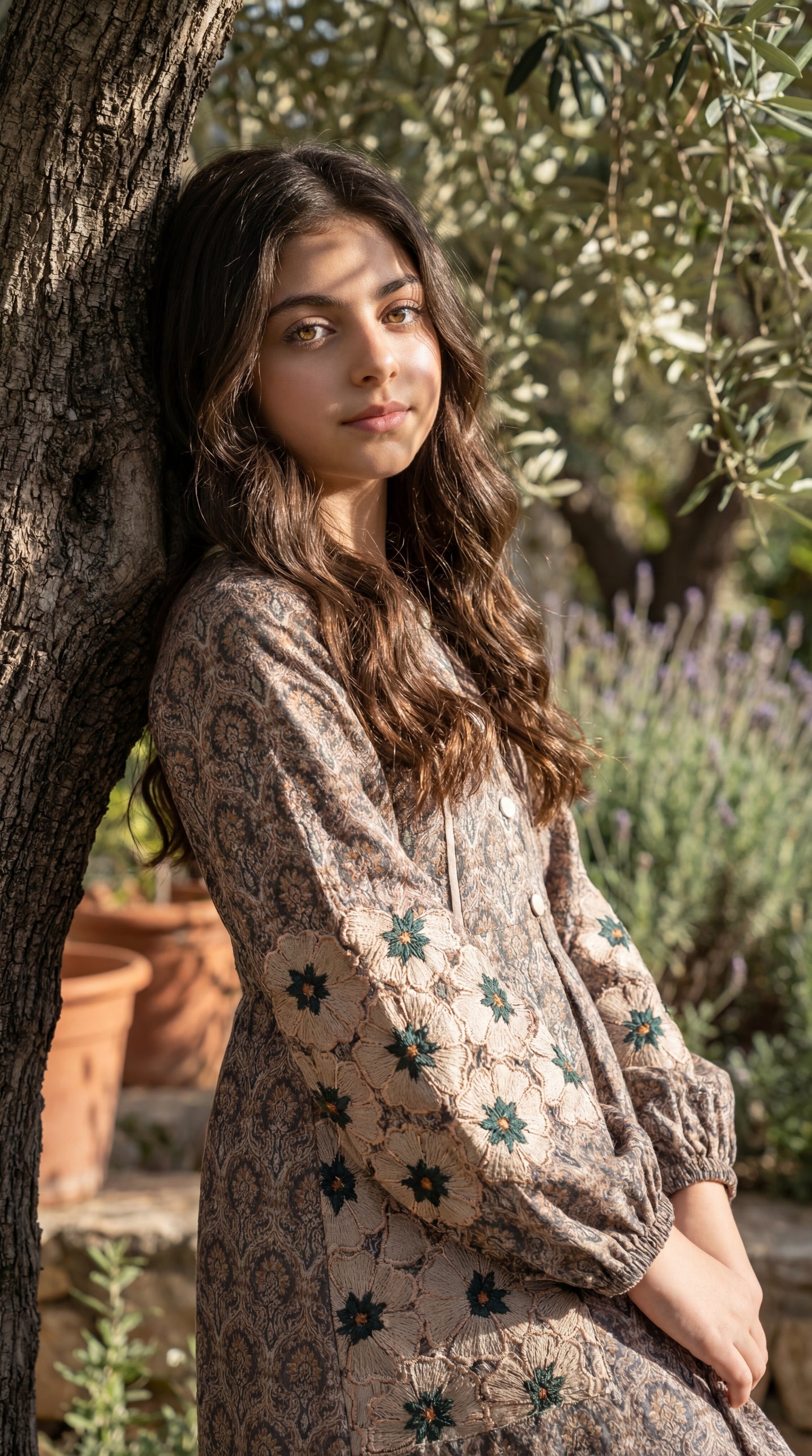 فستان قطن مع تطريز مفرغ  ودمج الساده